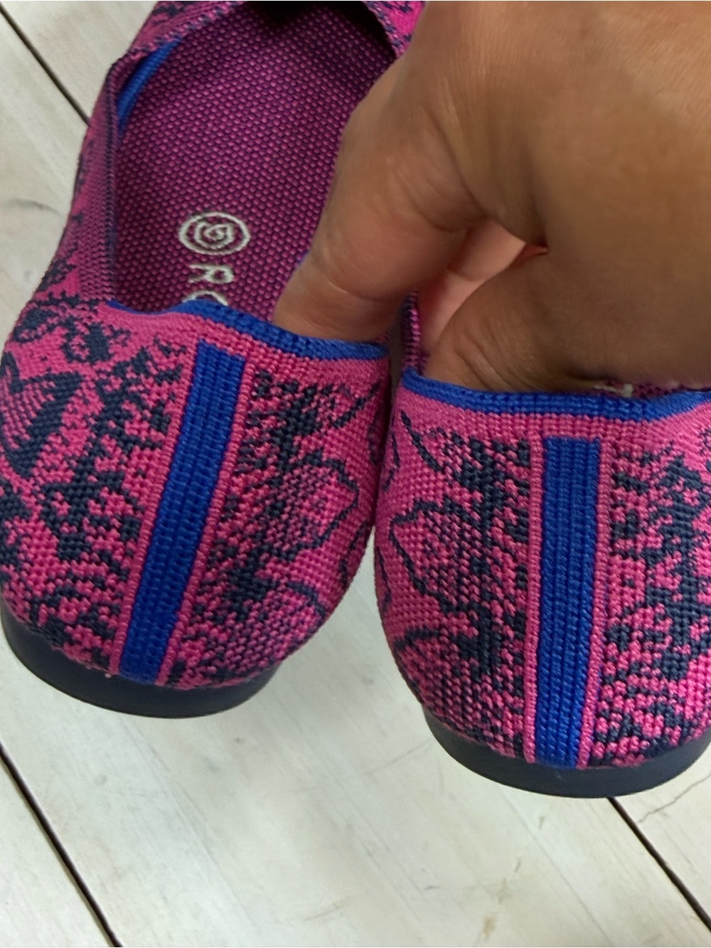 Rothy's The Point Flats Fuchsia Navy Snake Print Size 8
Retired Rare - Picture 4 of 6